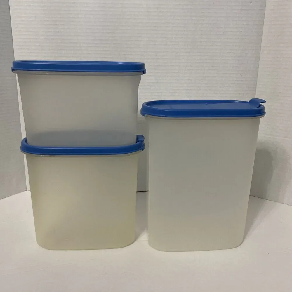 Lot of 3 pieces of Tupperware with lids Cornflower Blue 4-3/4C 7-1/4C 9-3/4C